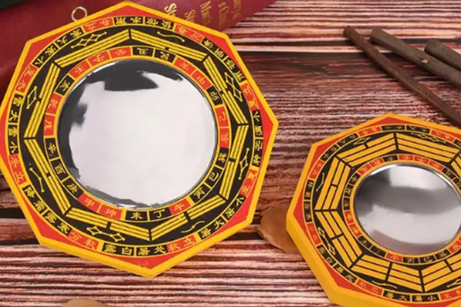 Feng Shui: tres objetos que deberías tener en la puerta de casa para atraer a la abundancia