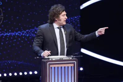 Milei denuncia que en el debate hubo un coro de tosedores que buscaba desestabilizarlo emocionalmente