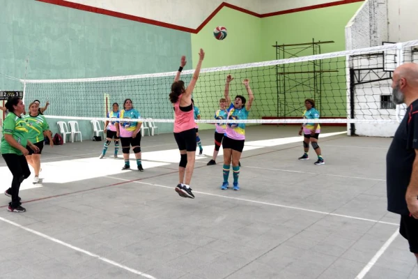¿Qué es el cachibol, el nuevo deporte que dio su primer paso en Tucumán?