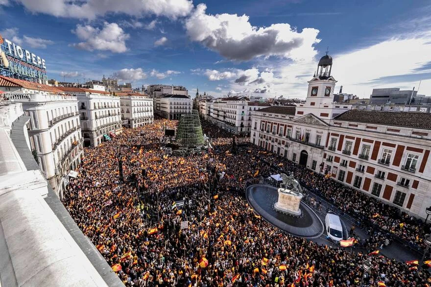 PROTESTA. El principal paseo de Madrid reunió a una multitud.  Partido Popular