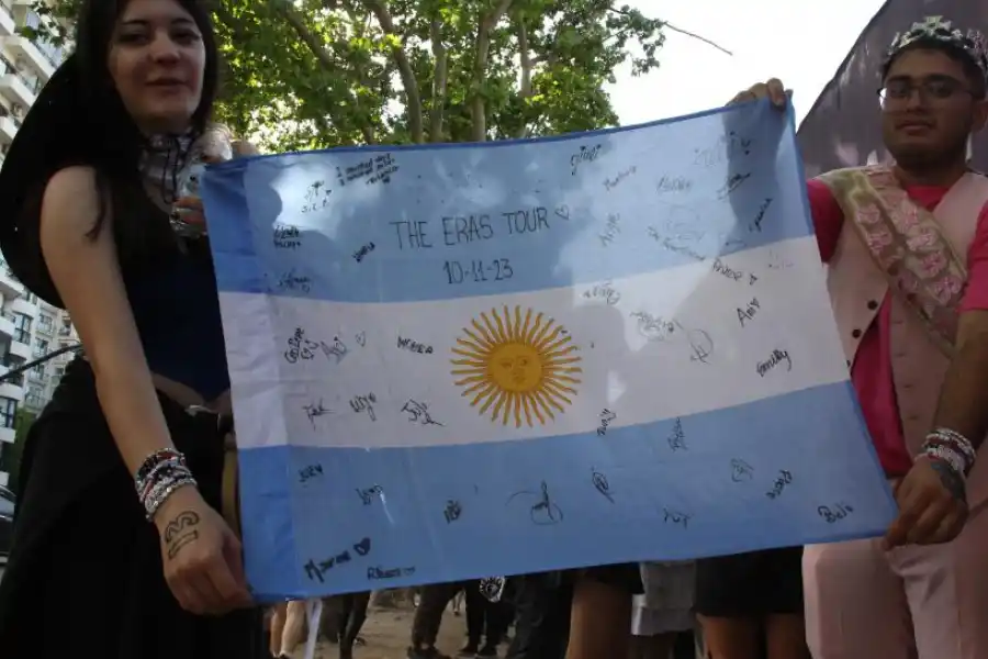 Los y las fans de la cantante estadounidense expresaron su amor por la artista de múltiples maneras.