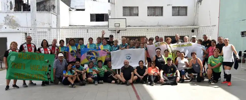 UNA JORNADA SOCIAL. Más de 60 personas asistieron a la clínica de Cachibol. LA GACETA / FOTOS DE JOSÉ NUNO