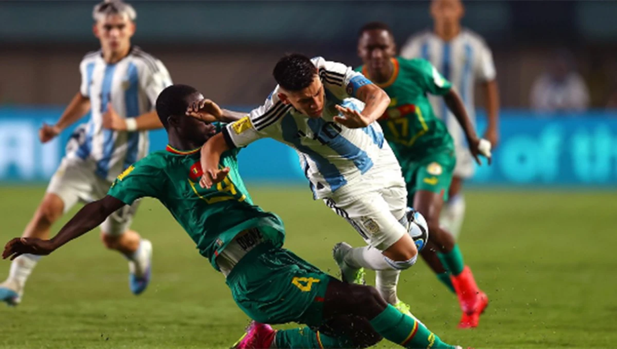 CON CAÍDA. Argentina cayó 2 a 1 en el debut ante Senegal y necesita una victoria para soñar con la clasificación.