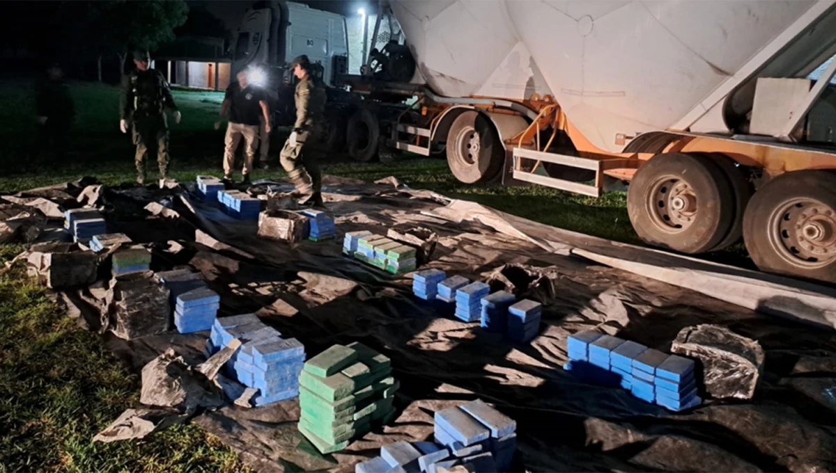 OCULTA. La droga había sido camuflada en la carga de un camión que transportaba cemento desde Jujuy hacia Buenos Aires.