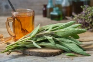La infusión natural que deshincha la panza, relaja y mejora la memoria