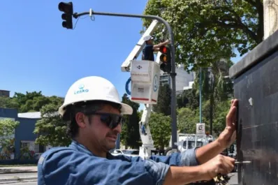 Pusieron en funcionamiento 41 complejos semaforizados en la capital