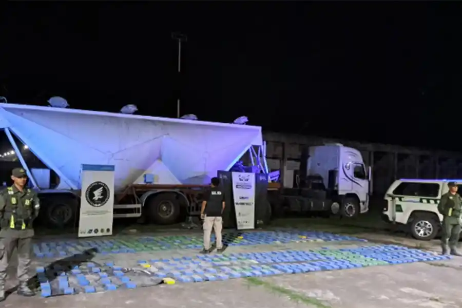 VALIOSA CARGA. Se estima que los 418 kilos de cocaína podrían llegar a valer alrededor de U$S 2 millones en Buenos Aires.