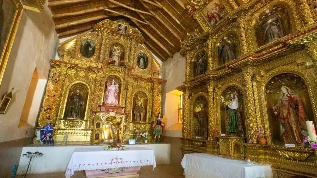 Vacaciones 2023/24: cuál es el pueblo de adobe en el NOA donde vivió un marqués y hoy habitan “las lloronas”