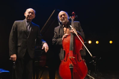 El piano, a cuatro manos, y una obra de Bloch en estreno