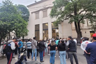 Una manifestación frente a tribunales generó un caos de circulación en Barrio Sur