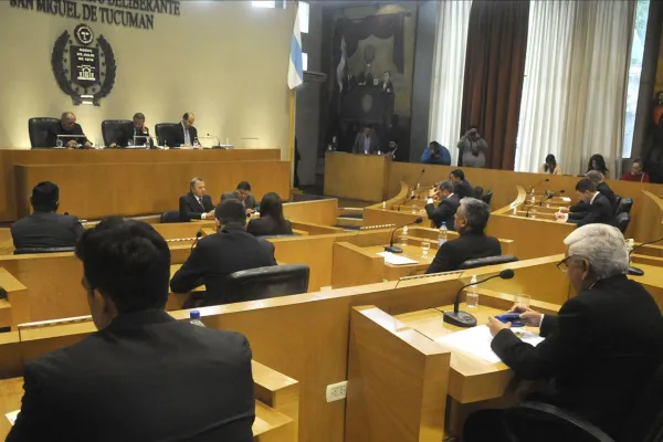¿Cuál es la primera ordenanza que vetó Chahla y por qué generó revuelo?