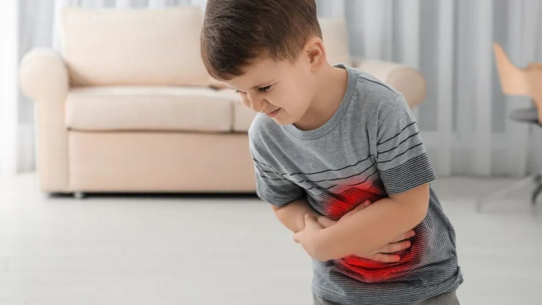 Los niños son uno de los grupos que pueden resultar más afectados por los efectos de la salmonelosis.