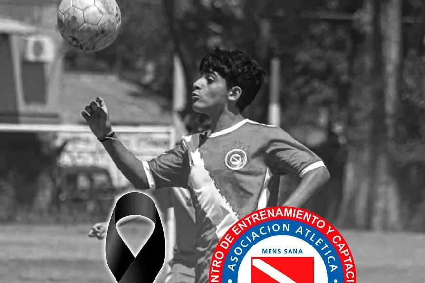 Conmoción por la muerte de un adolescente mientras se jugaba un partido de inferiores en Tucumán