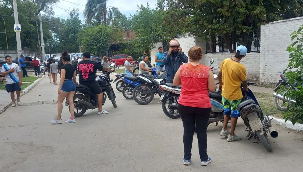 EN BANDA DEL RÍO SALÍ. En la escuela Tiburcio Padilla se vivieron contó que tuvieron apenas algunos “inconvenientes normales”, aseguraron las autoridades.
