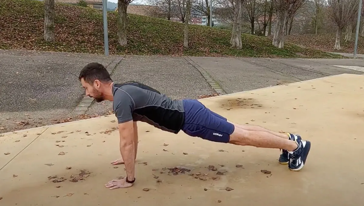 Cinco ejercicios al aire libre para ganar masa muscular