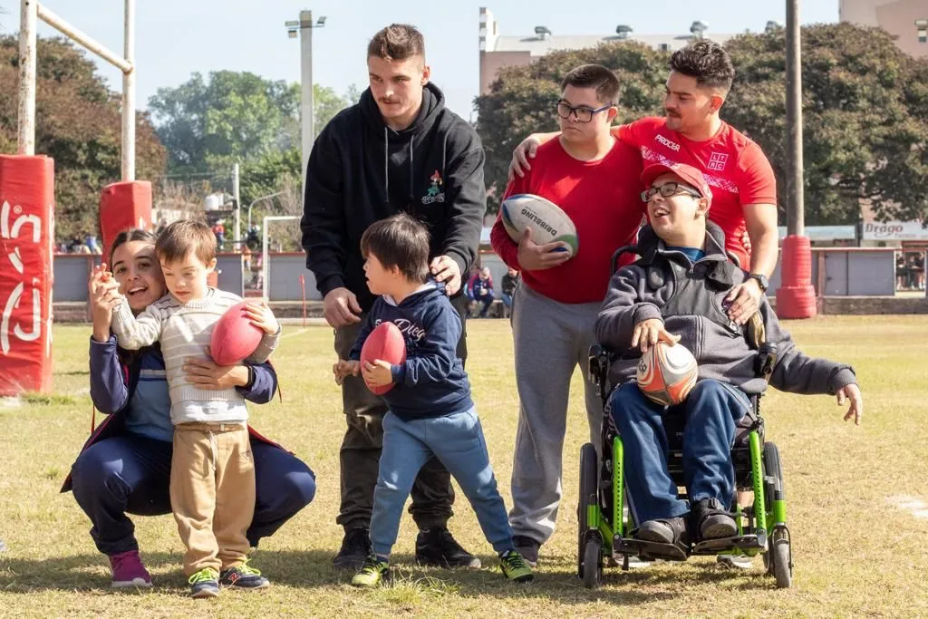 El Puma Mateo Carreras es uno de los padrinos del programa Rugby a tu ritmo