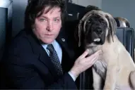 Murió Robert, el perro clonado de Conan que ayudaba a Javier Milei a pelear contra la oscuridad
