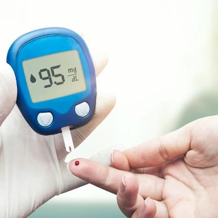 CONTROL. Es fundamental realizar una medición periódica de los niveles de glucosa en sangre.