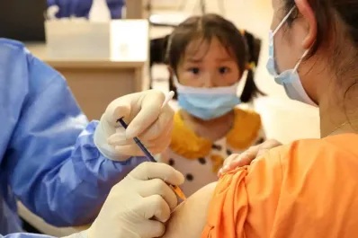 Neumonía infantil en China: la OMS recomendó el uso de mascarillas