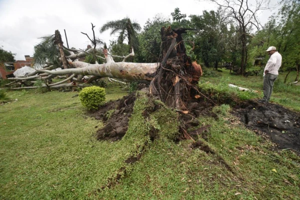 Damnificados por la tormenta están sin luz ni agua en el sur tucumano