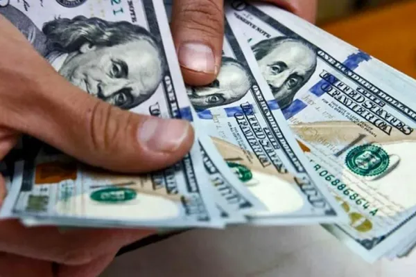 El dólar blue se despertó tras el balotaje y aumentó $45 durante la semana