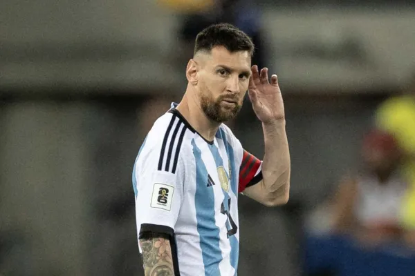 Un ex jugador francés apuntó contra Lionel Messi y los argentinos: “Se siente superiores a otras personas”