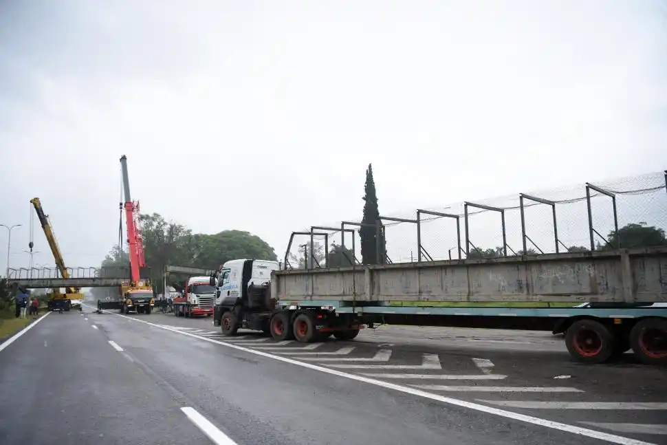 HABILITACIÓN. El transito vehicular se restituyó alrededor de las 13 horas.