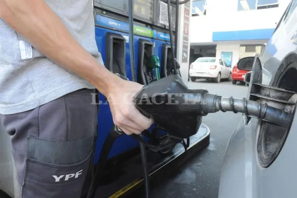 Nueva suba del combustible: este sábado YPF aumenta la nafta y el gasoil en todo el país