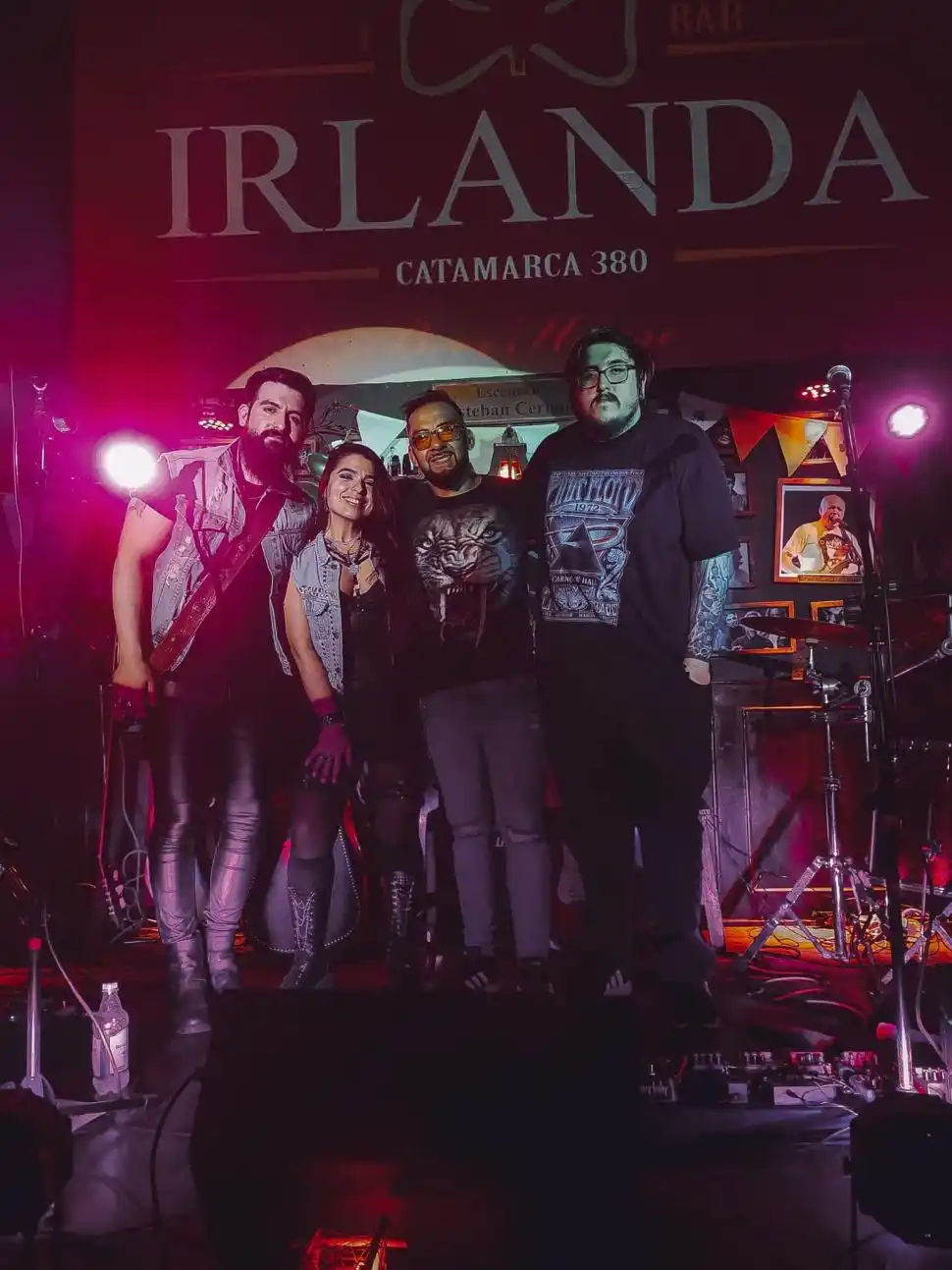 Sires presenta “Nena no sos del montón” en El Piletón