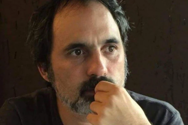 “Nuestros políticos suelen unirse para construir poder, pero no para hacer reformas”