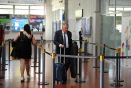 Jaldo evitó usar el avión oficial y voló por Aerolíneas para reunirse con los gobernadores del PJ