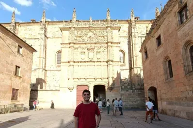 “En una sociedad violenta, la filosofía nos permite dialogar con quienes piensan diferente”