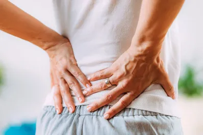 Cómo evitar el dolor de espalda: tres ejercicios efectivos para practicar en pocos minutos