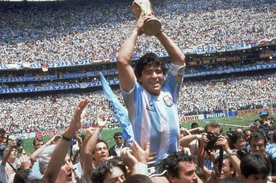 Las inéditas imágenes de Diego Maradona en la final del Mundial del 86 que recorren y conmueven al mundo