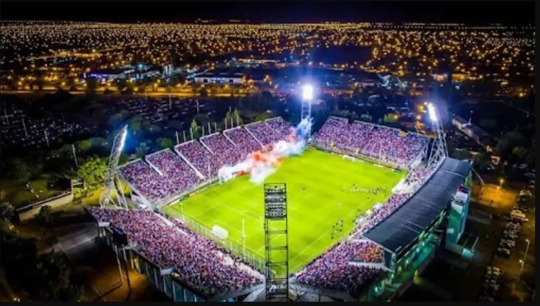 EN SALTA. El estadio Padre Ernesto Martearena recibirá a Racing y Rosario Central.
