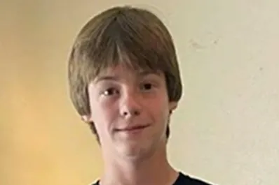 Un adolescente de 14 años encontró una billetera con U$S2.000, la devolvió y recibió una recompensa