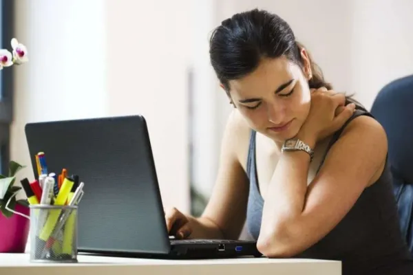 Ejercicios para una espalda saludable: cómo corregir la postura y