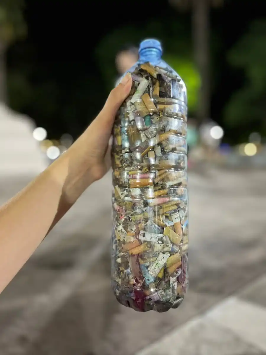 Limpieza en Barrio Sur: voluntarios de Rotaract recogieron miles de colillas de cigarrillo en una tarde