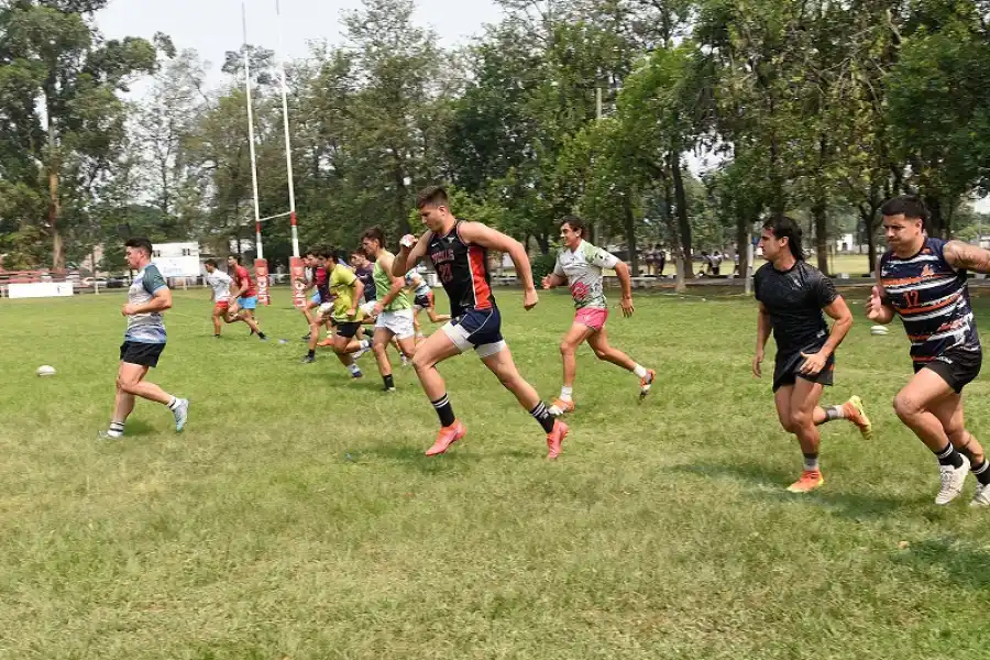 ACLIMATACIÓN. Las altas temperaturas de los últimos días ofrecieron un escenario similar al que espera en Paraná.