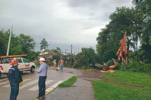 Una tarde con viento, granizo y lluvia en el sur tucumano
