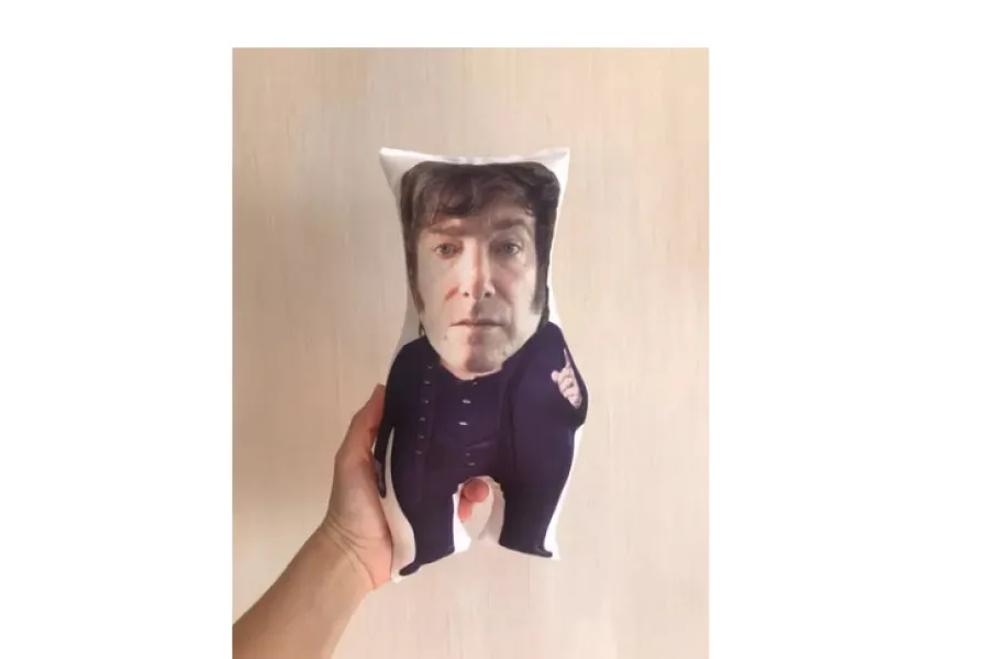 Almohadón de apego de Javier Milei: una de las propuestas más creativas