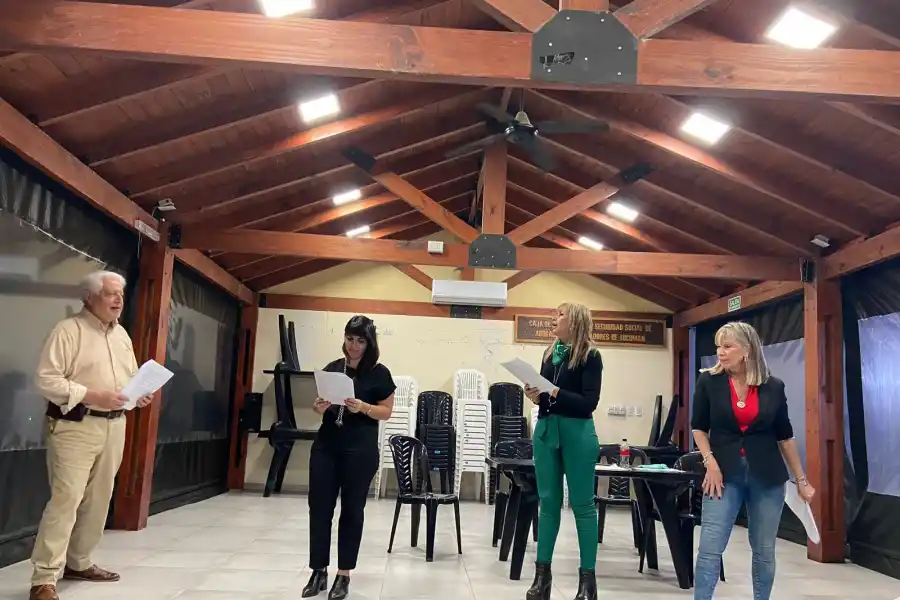 La Colorida alberga una feria regional del libro teatral