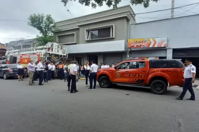 Video: familiares, compañeros y amigos despidieron con honores al bombero fallecido
