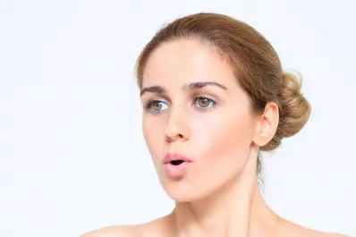 Los cinco ejercicios faciales para frenar la aparición de arrugas