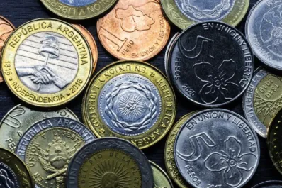 Cómo son las monedas de $1 y $2 que buscan los coleccionistas y pagan una fortuna