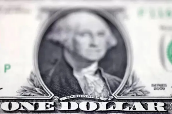Así arrancó el dólar el último mes del año
