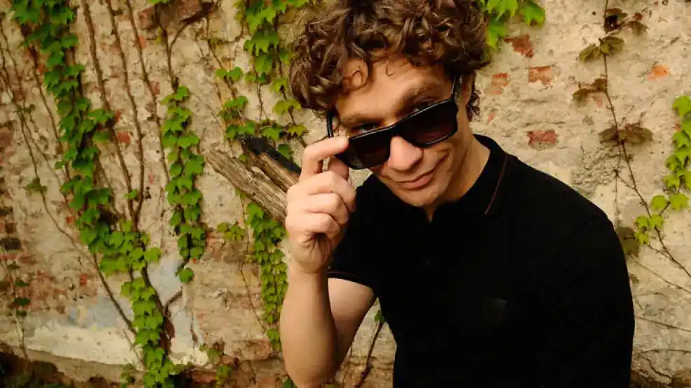 DIEGO TUÑÓN. El tecladista se siente en un universo paralelo.