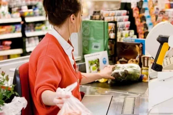 Empleados de comercio cobrarán un bono de fin de año: de cuánto es y a quiénes corresponde