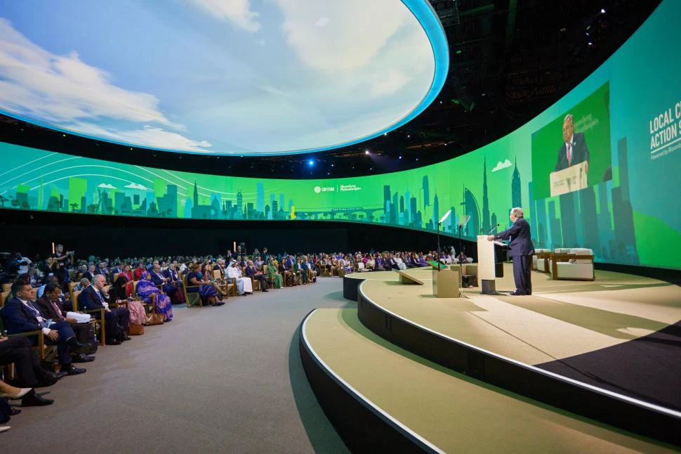 DESAFÍO. Guterres retó a los líderes mundiales a enfrentar la dependencia de la energía contaminante.  twitter @COP28_UAE
