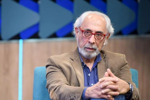 Santiago Kovadloff: “Notas sobre lo que insiste en  no perder actualidad”
